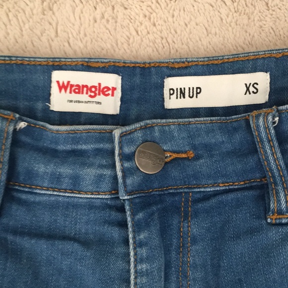 Wrangler High-Waisted Shorts, Size XS - Picture 7 of 8